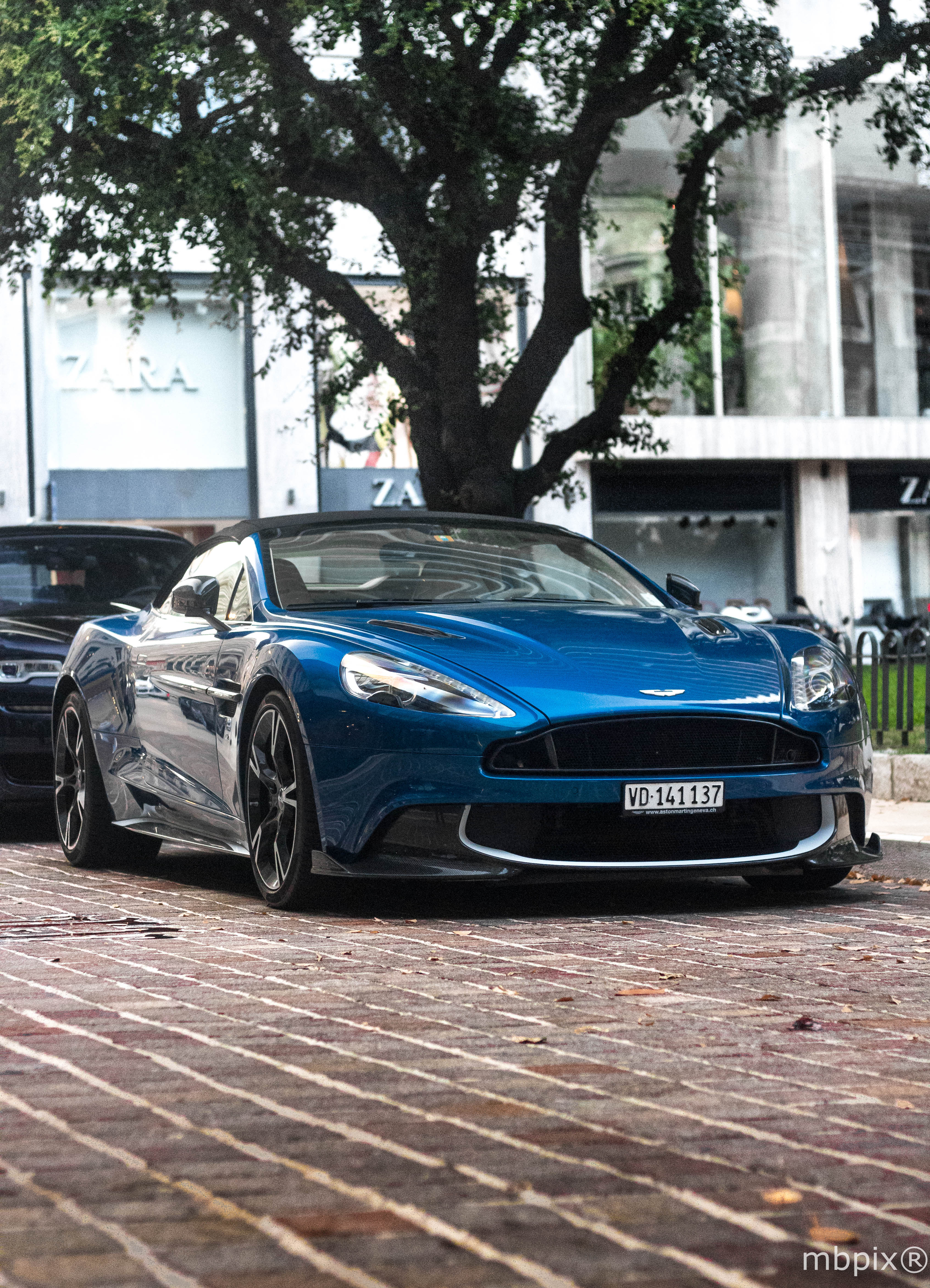 Aston Martin Vanquish S