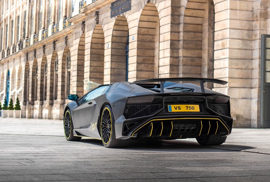 Lamborghini Aventador SV Roadster