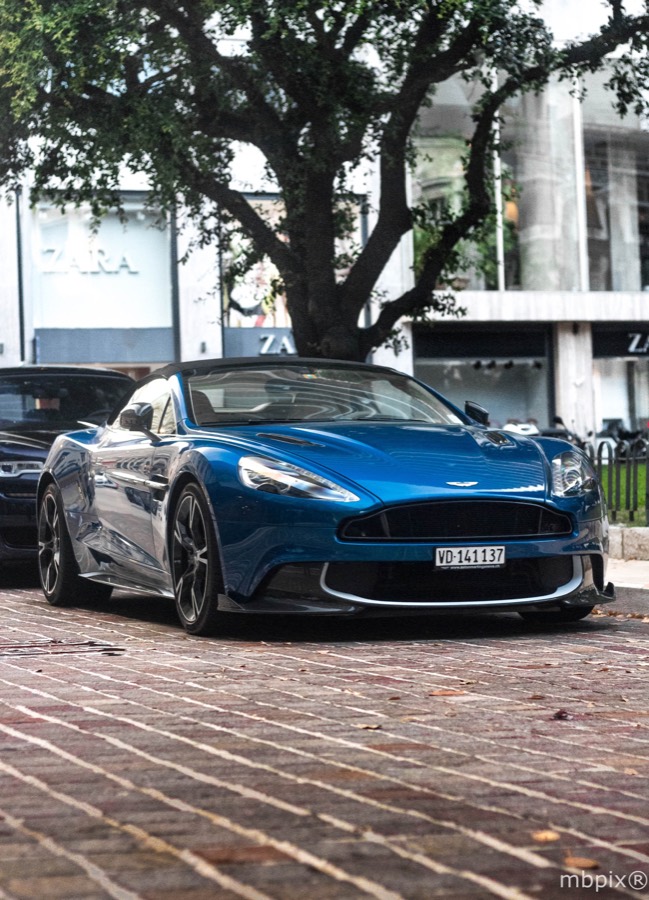 Aston Martin Vanquish S